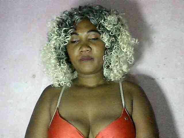 Blacksyl24 webcam