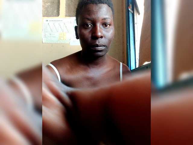 Petitehotchicks's BongaCams show and profile