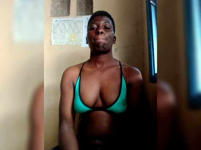 Petitehotchicks free chat on liveonude