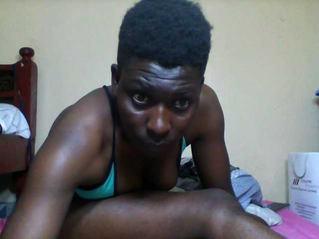 Petitehotchicks – webcam model profile photo