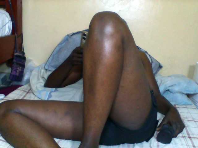 Petitehotchicks webcam bongacams model stream image