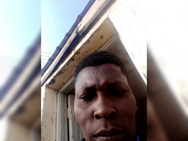 Petitehotchicks webcam bongacams model stream image