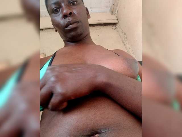 Petitehotchicks free chat on liveonude