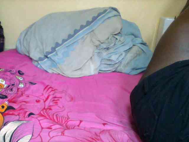 Petitehotchicks Live Webcam on BongaCams