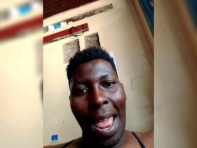 Petitehotchicks webcam