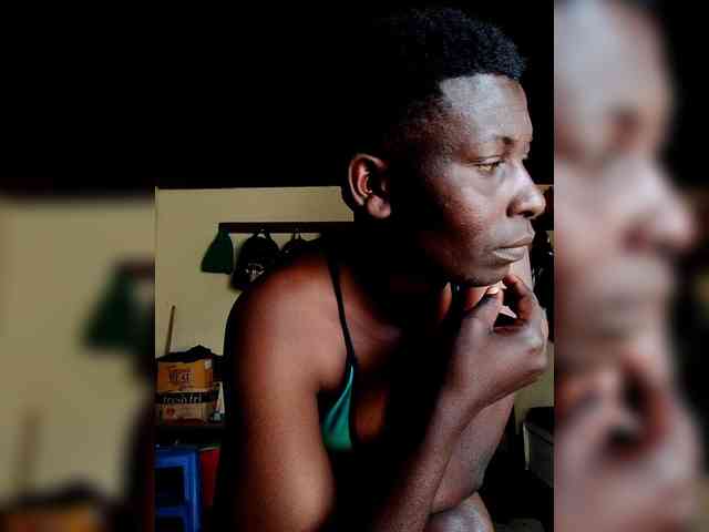 Petitehotchicks webcam