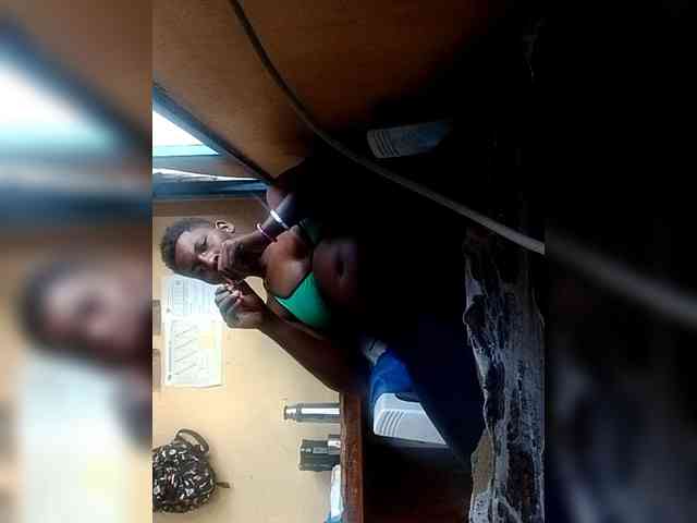 Petitehotchicks webcam