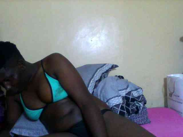 Petitehotchicks webcam