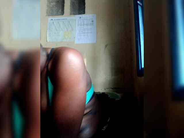 Petitehotchicks webcam