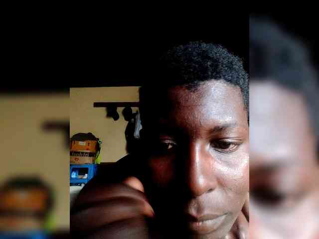 Petitehotchicks webcam