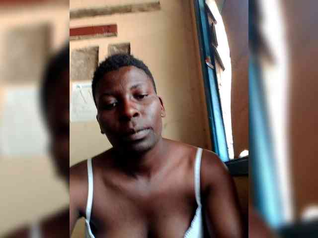 Petitehotchicks webcam