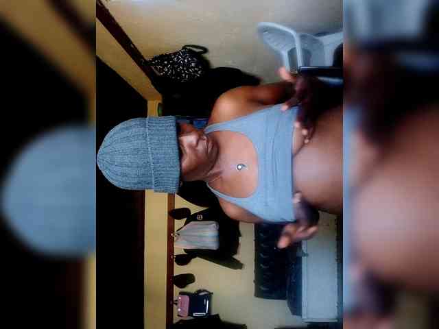 Petitehotchicks webcam