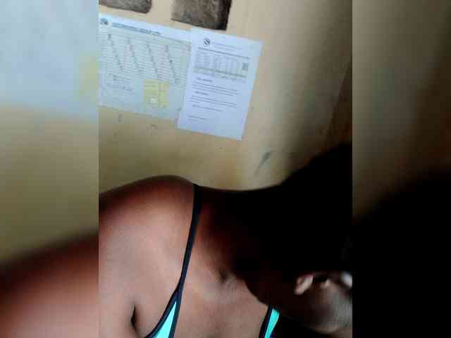 Petitehotchicks webcam