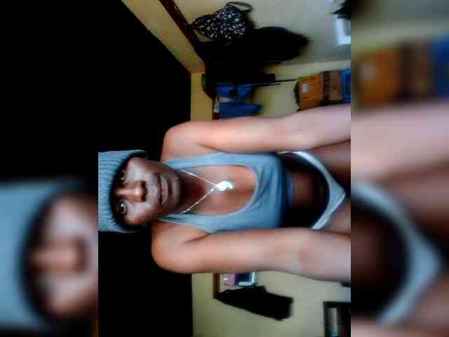 Petitehotchicks webcam