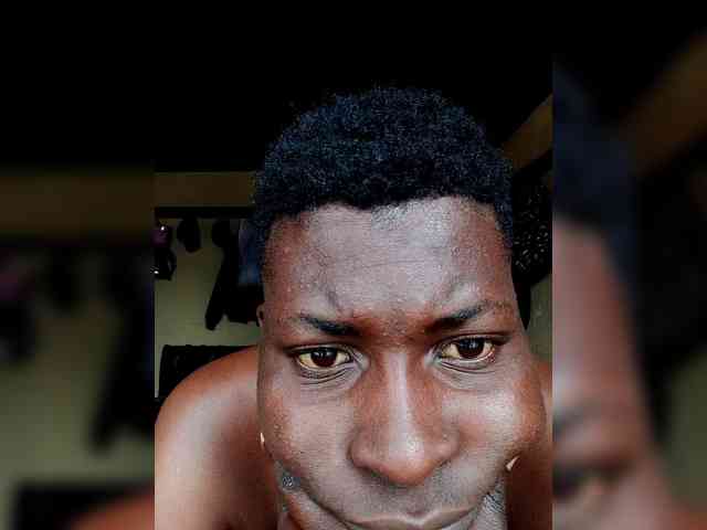 Petitehotchicks webcam