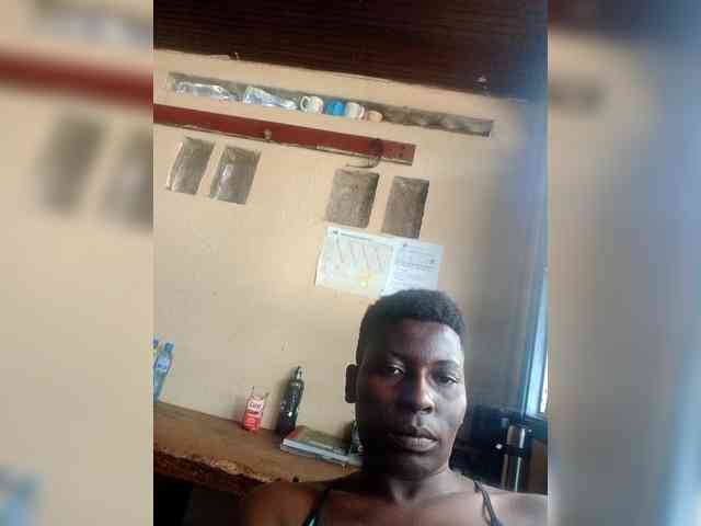 Petitehotchicks webcam