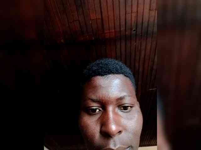 Petitehotchicks webcam