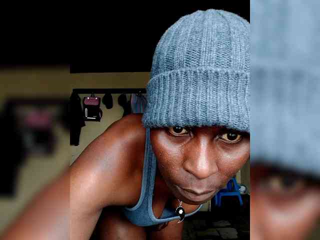 Petitehotchicks webcam