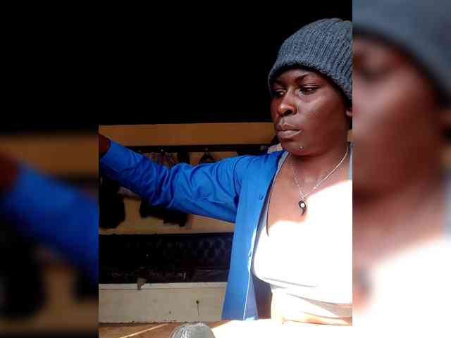 Petitehotchicks webcam