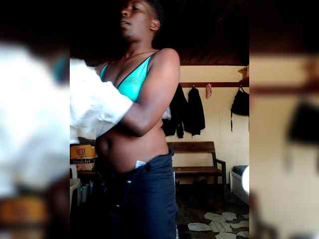 Petitehotchicks webcam