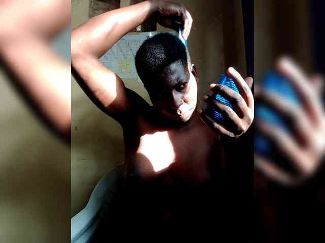 Petitehotchicks webcam