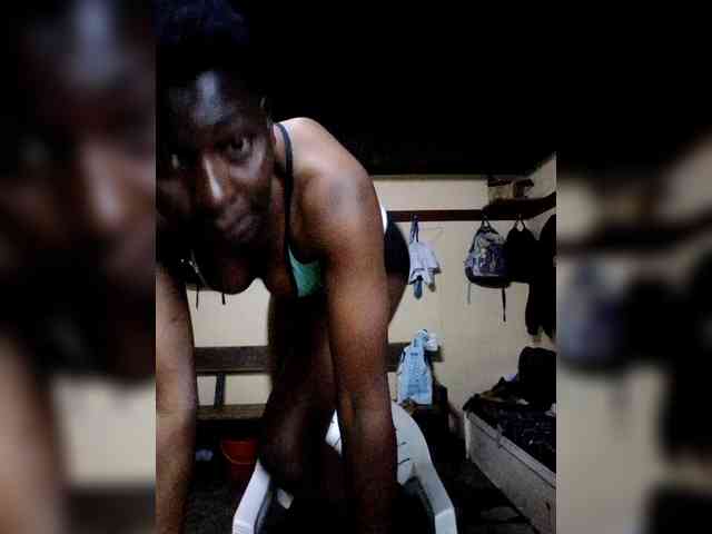 Petitehotchicks webcam