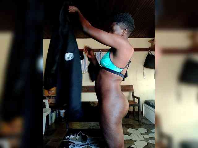 Petitehotchicks webcam