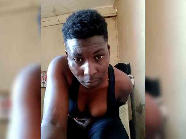 Petitehotchicks webcam