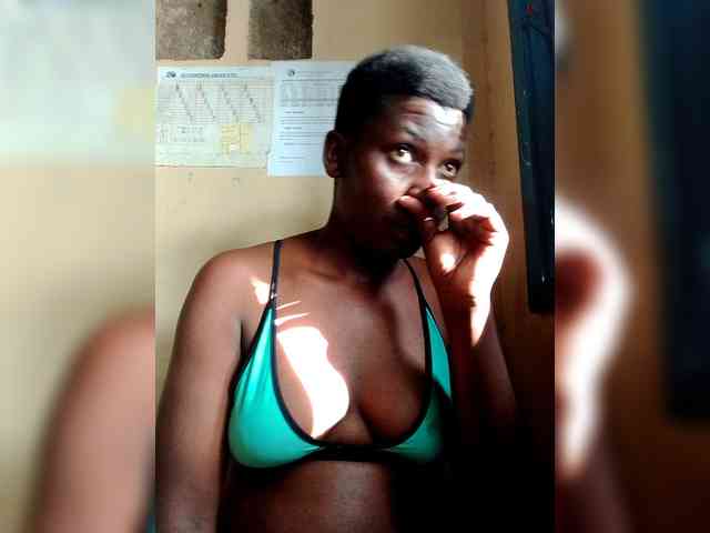 Petitehotchicks webcam