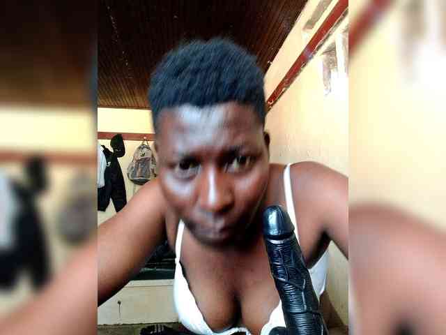 Petitehotchicks webcam