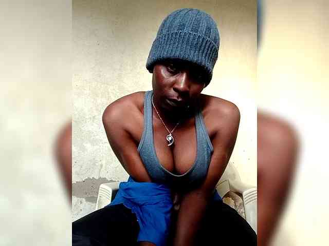 Petitehotchicks webcam