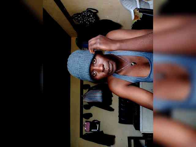 Petitehotchicks webcam