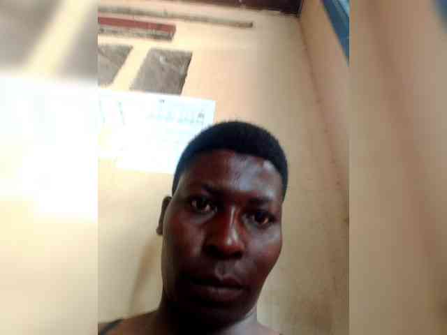 Petitehotchicks webcam