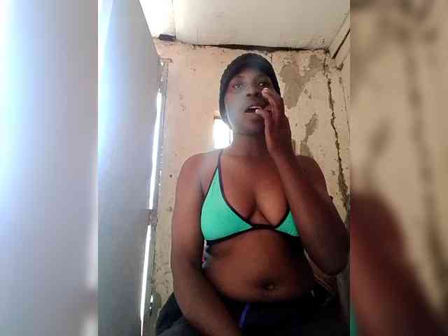 Petitehotchicks webcam