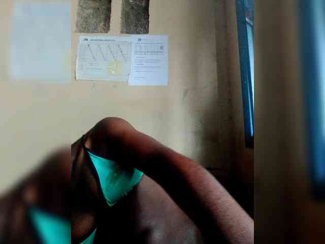 Petitehotchicks webcam