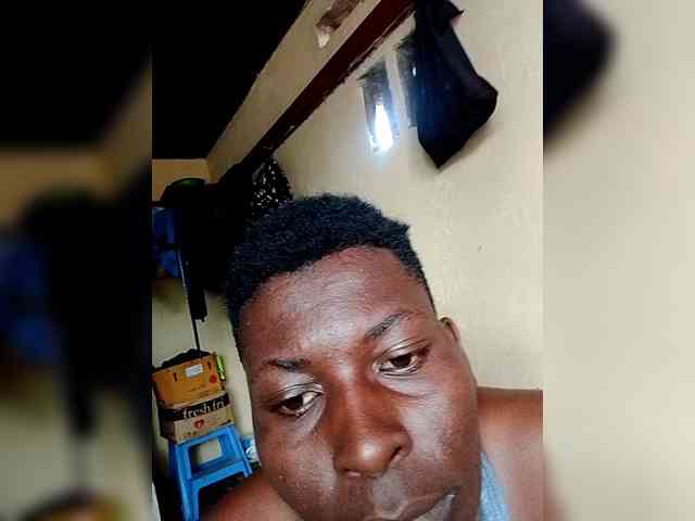 Petitehotchicks webcam