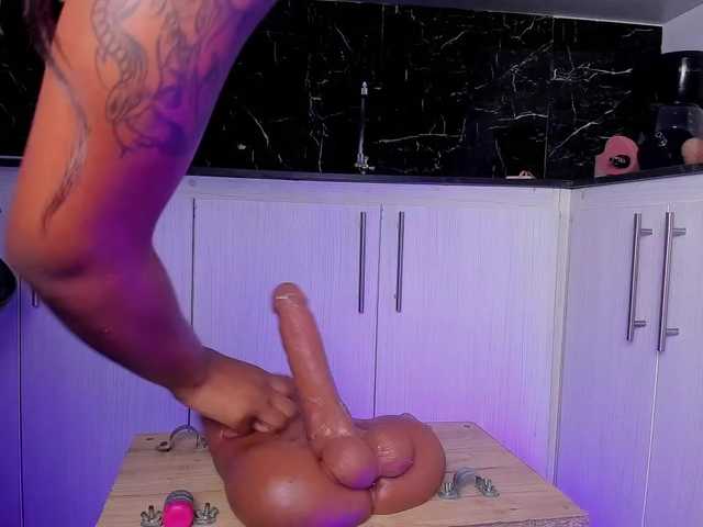 JadeeMuller's BongaCams show and profile