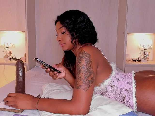 JadeeMuller's BongaCams show and profile