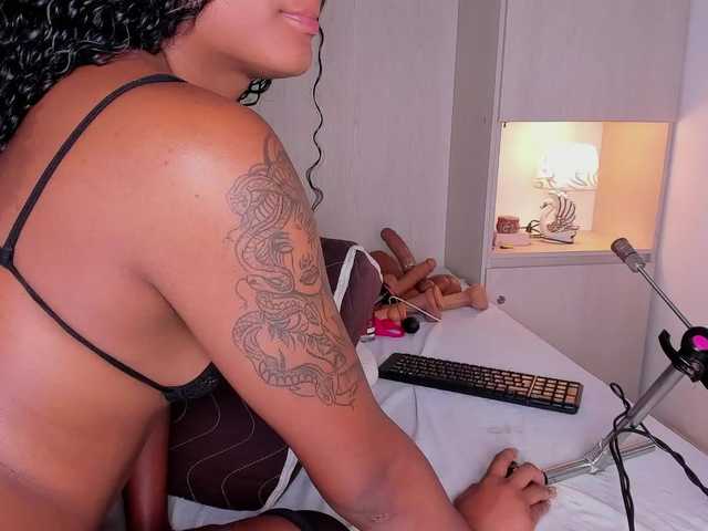 JadeeMuller's BongaCams show and profile