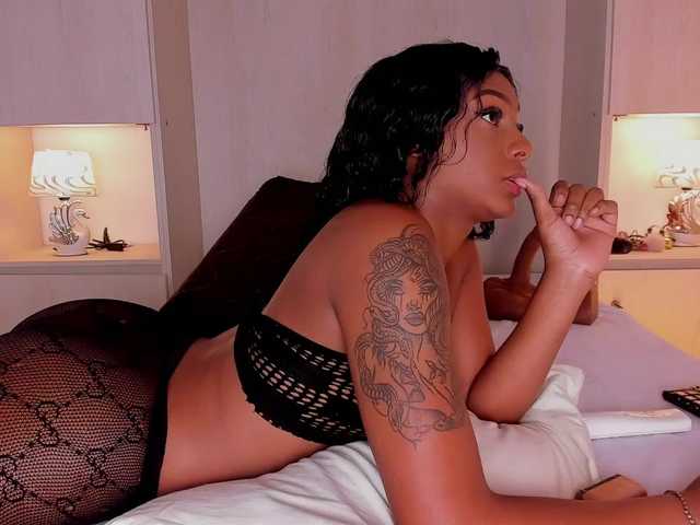 JadeeMuller's BongaCams show and profile