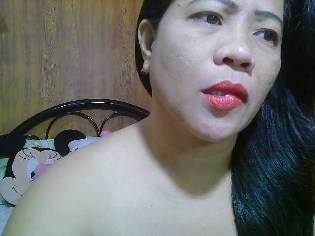 Sweetlips69 – webcam model profile photo