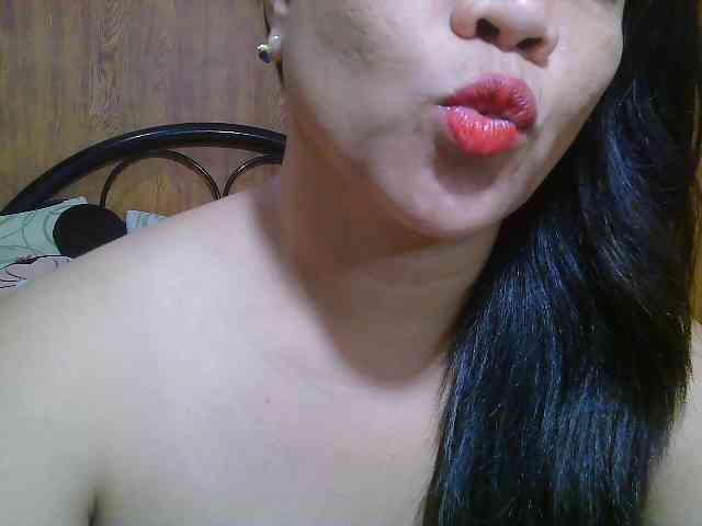 Sweetlips69 webcam