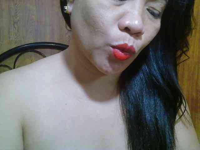 Sweetlips69 webcam