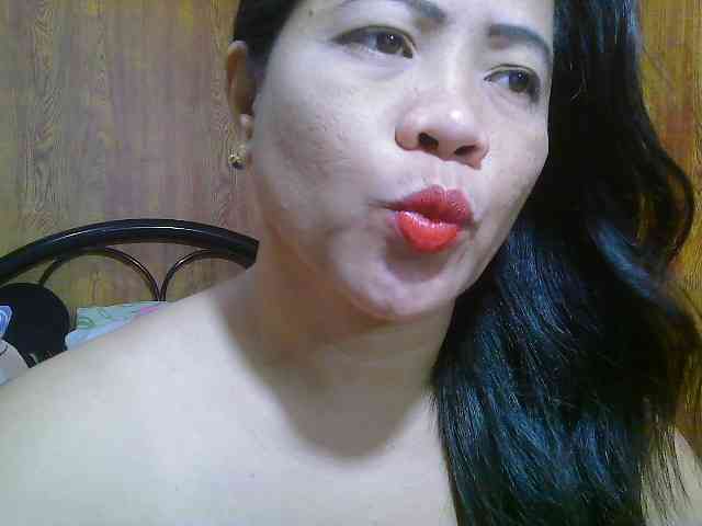 Sweetlips69 webcam
