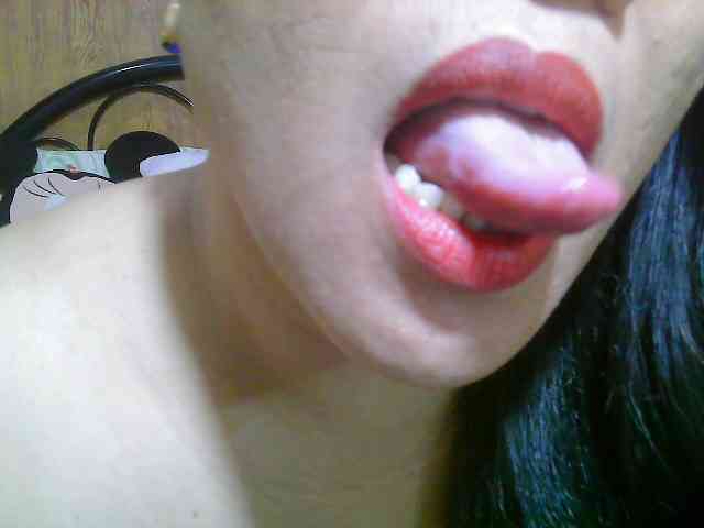 Sweetlips69 webcam