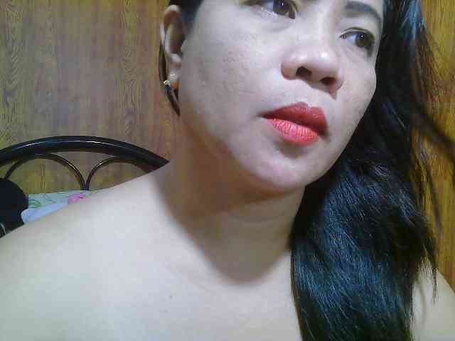 Sweetlips69 webcam