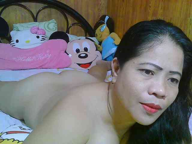 Sweetlips69 webcam