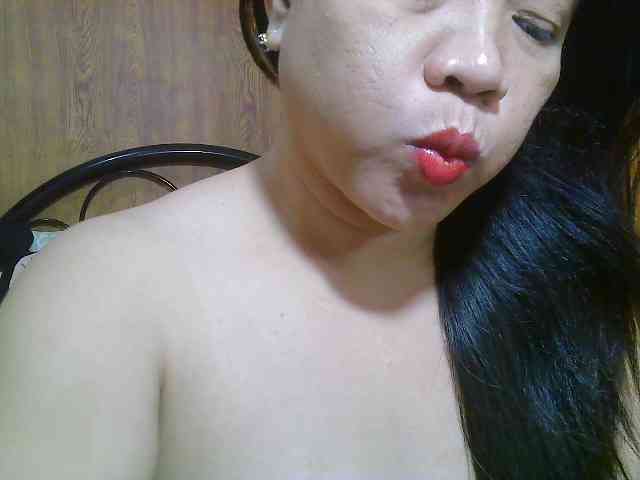 Sweetlips69 webcam