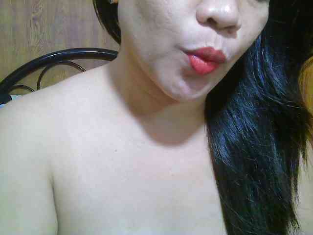 Sweetlips69 webcam