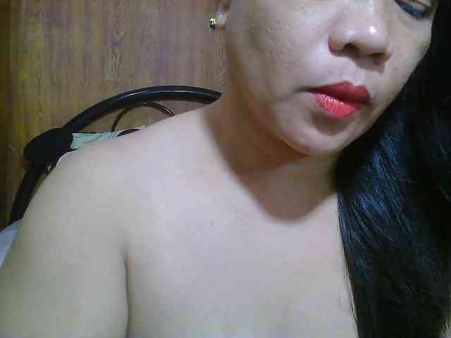 Sweetlips69 webcam